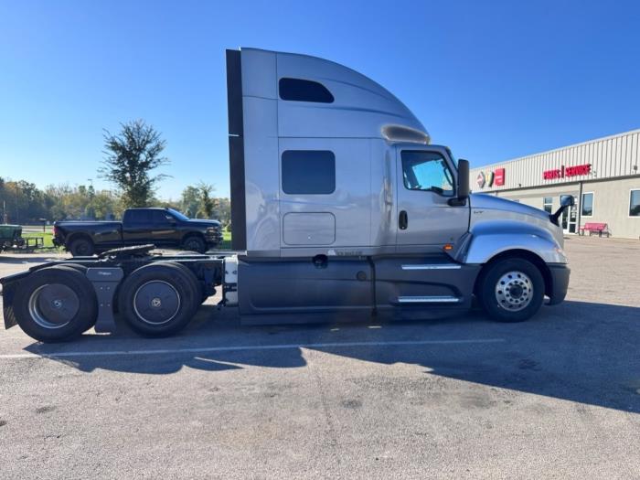 2022 International LT625-4