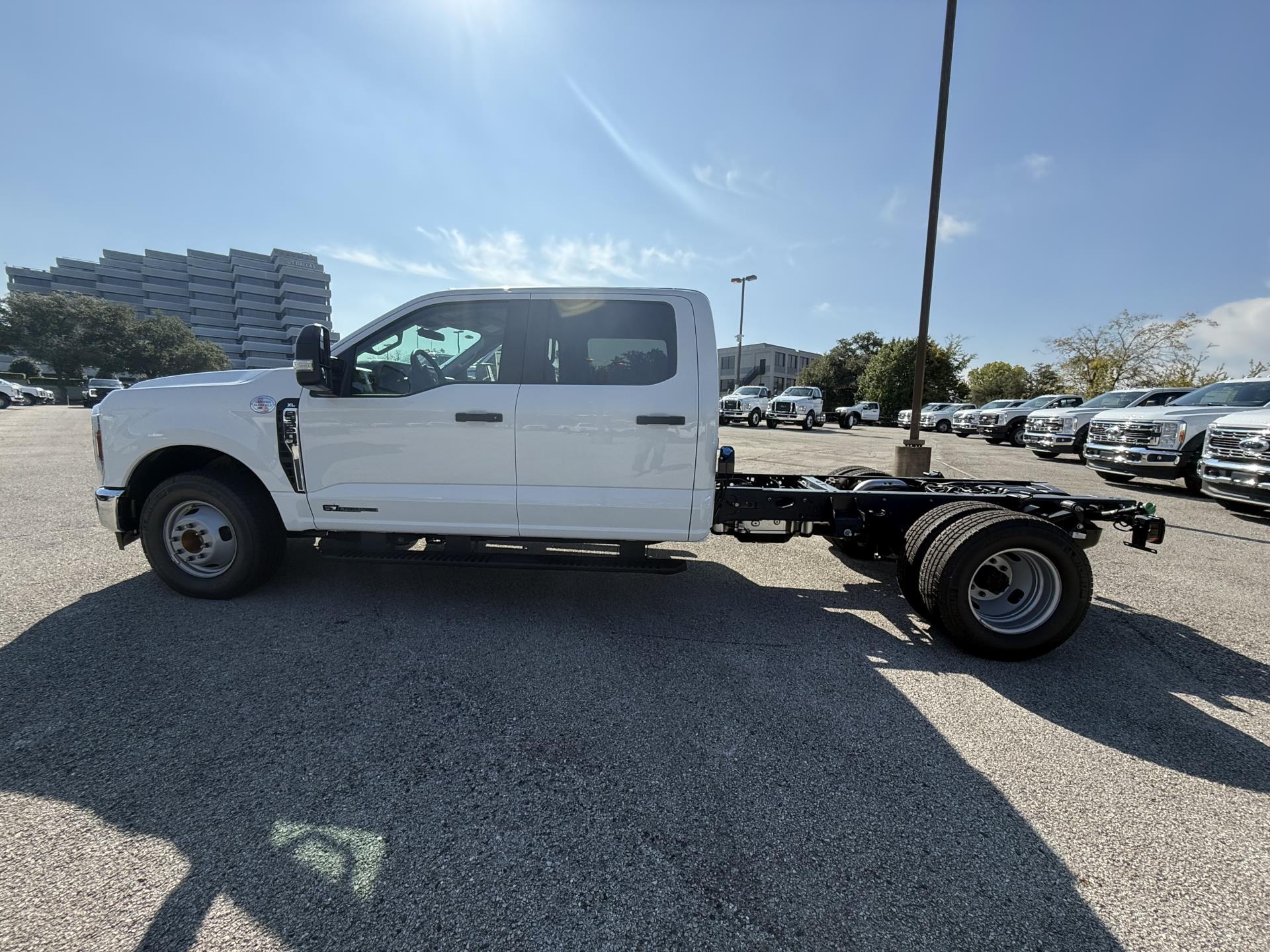 New 2026 Ford F-350 - photo 2