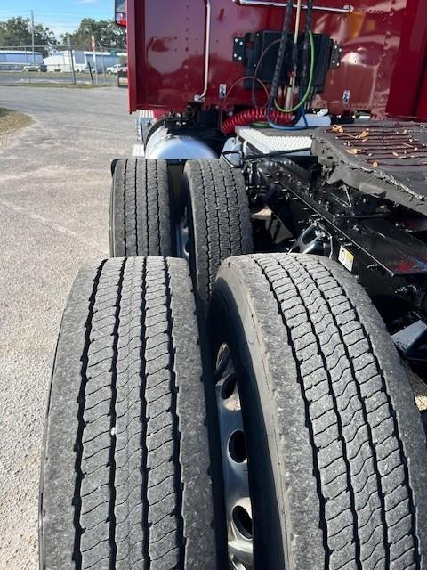 2022 Peterbilt 579-6