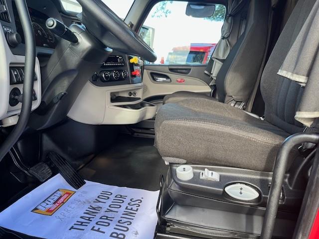 2022 Peterbilt 579-18