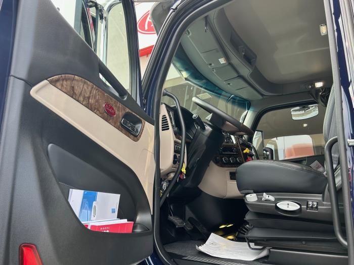 2026 Peterbilt 589-2