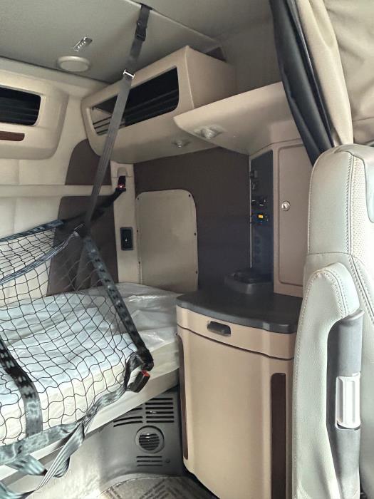 2026 Peterbilt 567-4