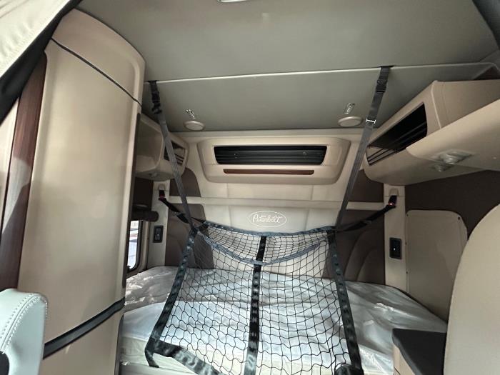 2026 Peterbilt 567-8