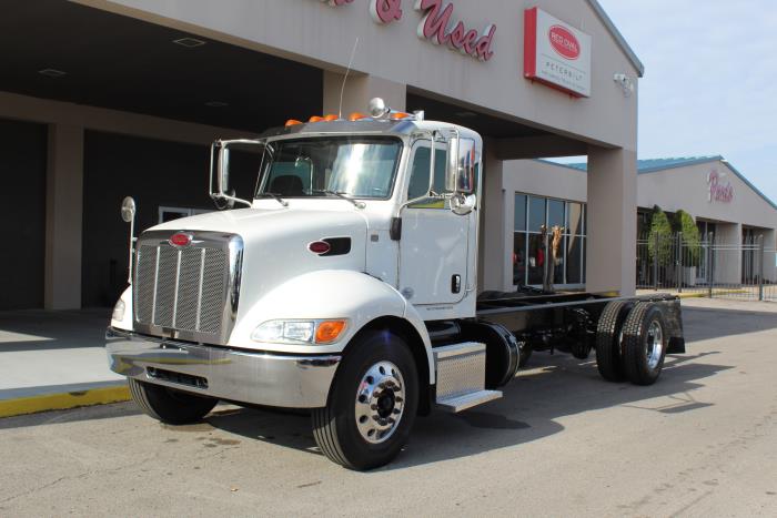 2020 Peterbilt 337-1