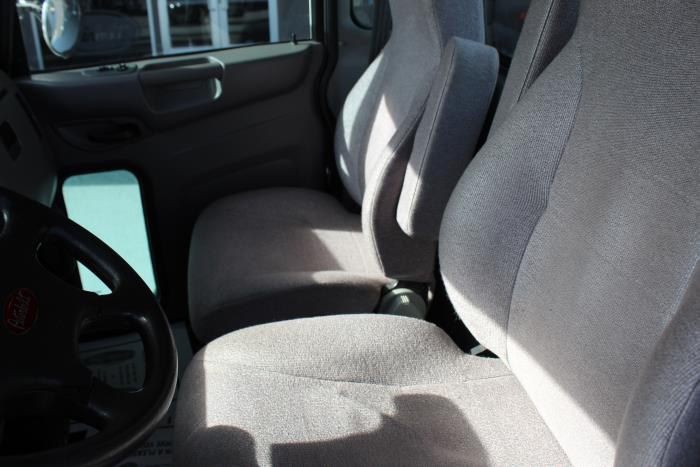 2020 Peterbilt 337-10