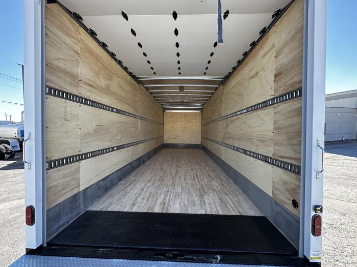 2025 Peterbilt 536-6