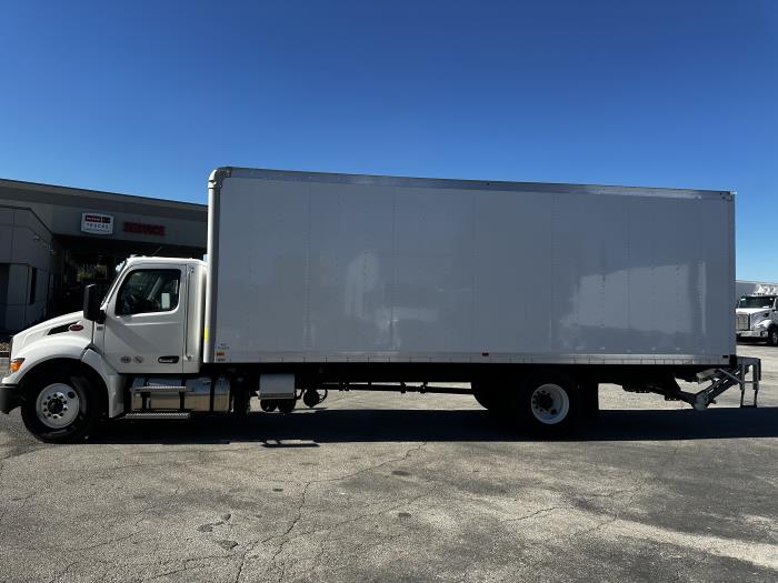 2025 Peterbilt 536-8