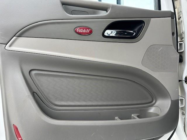 2020 Peterbilt 579-9