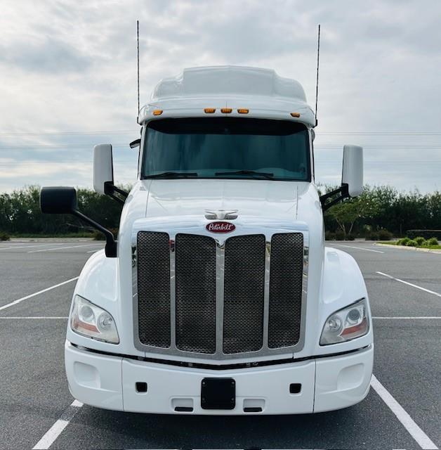 2022 Peterbilt 579-2