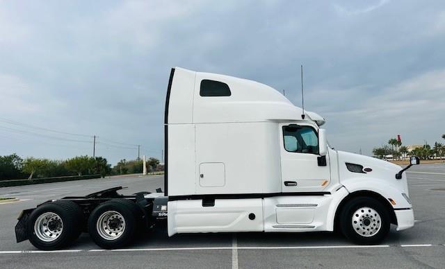 2022 Peterbilt 579-4