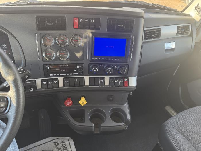 2025 Kenworth T880-7