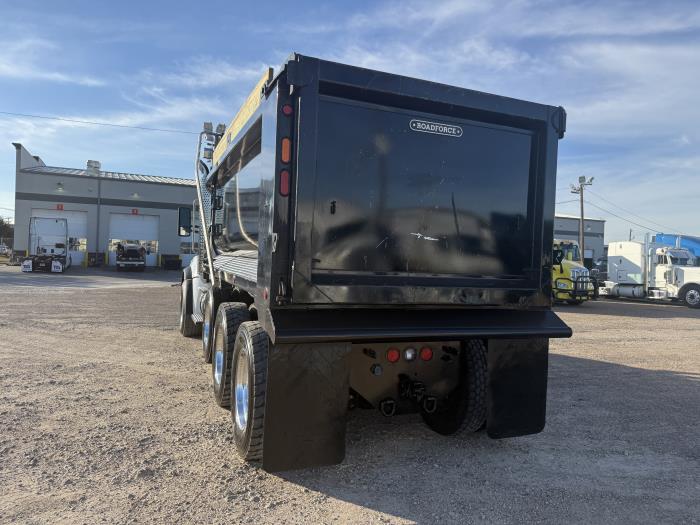 2025 Kenworth T880-32