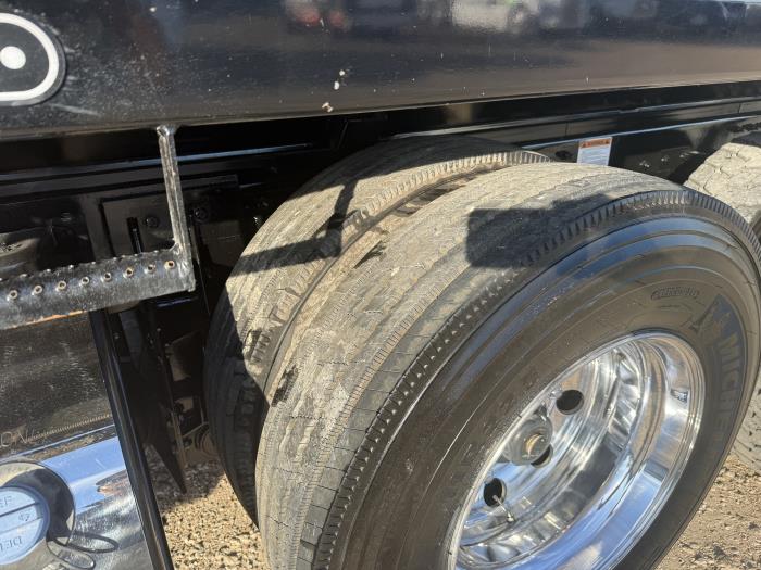 2025 Kenworth T880-39