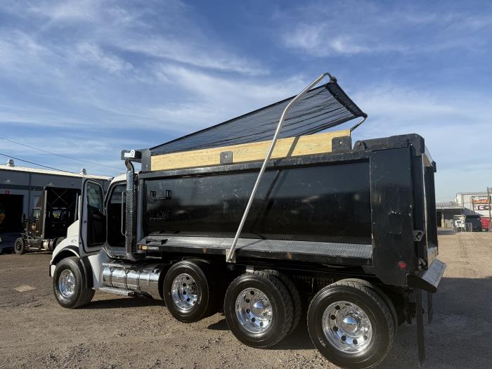 2025 Kenworth T880-42