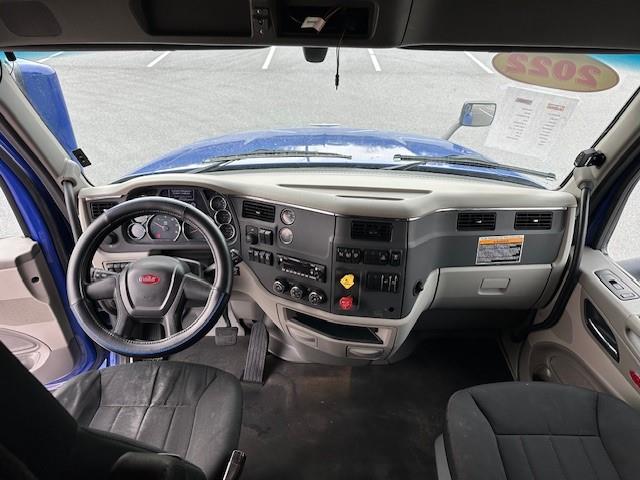 2022 Peterbilt 579-12