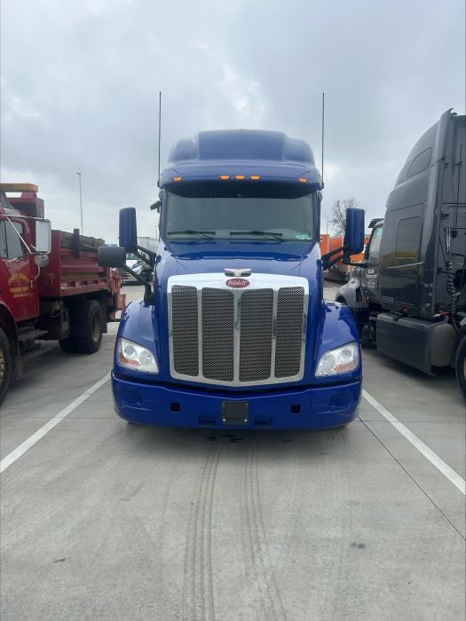 2022 Peterbilt 579-3