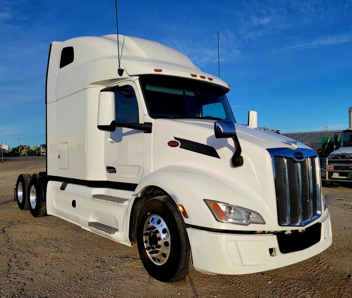 2022 Peterbilt 579-2
