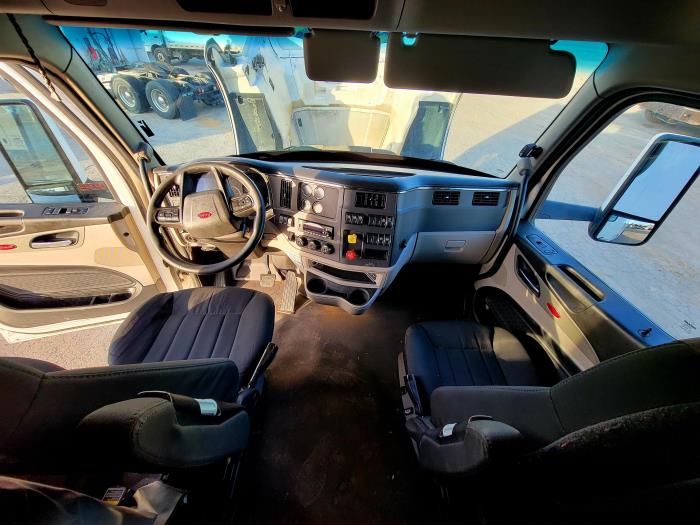2022 Peterbilt 579-20