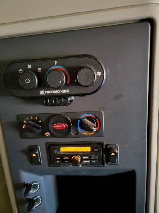 2022 Peterbilt 579-24