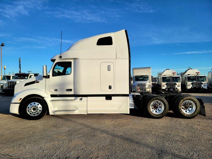 2022 Peterbilt 579-6