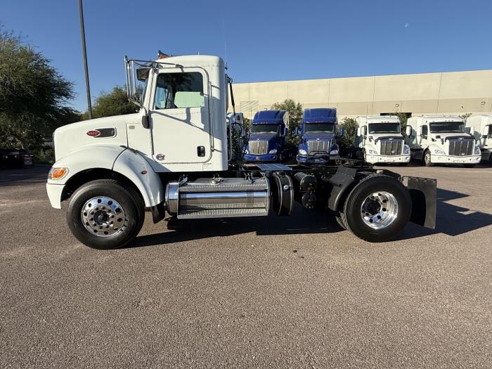 2018 Peterbilt 337-2