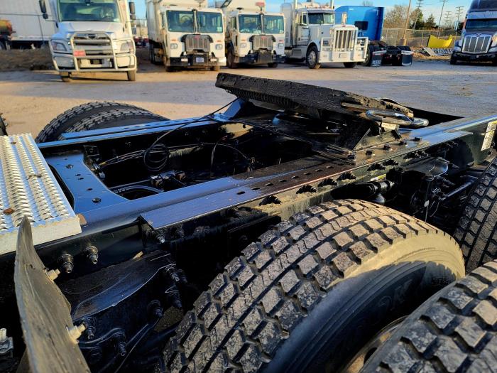 2022 Peterbilt 579-15