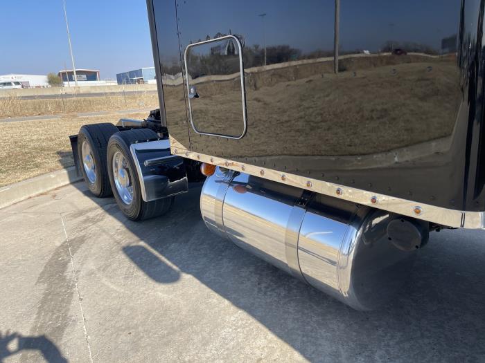 2022 Peterbilt 389-5