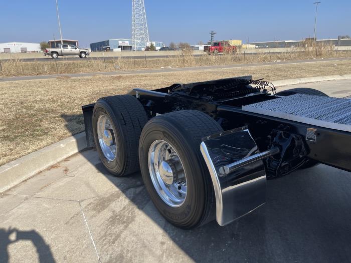 2022 Peterbilt 389-6