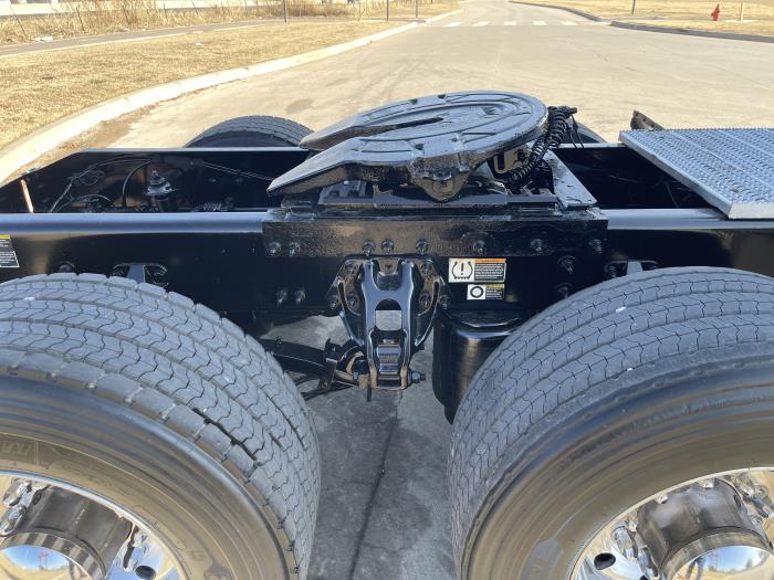 2022 Peterbilt 389-7