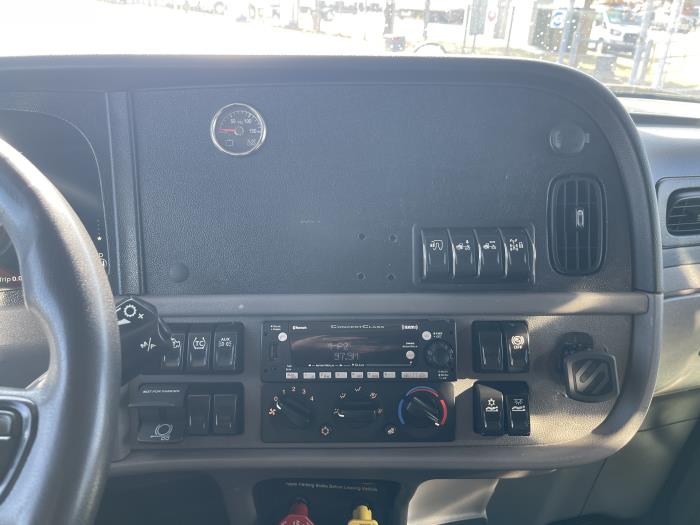 2022 Peterbilt 389-19