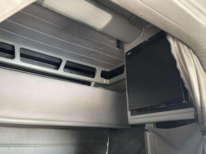 2022 Peterbilt 389-24