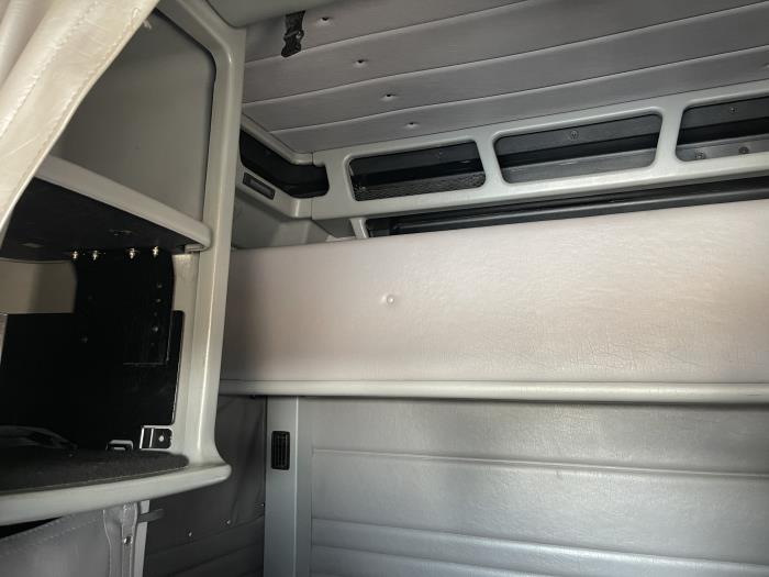 2022 Peterbilt 389-26