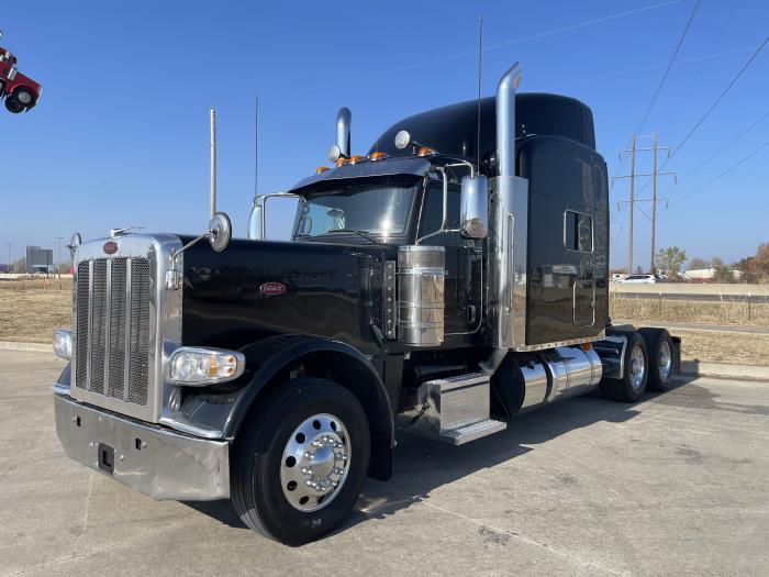 2022 Peterbilt 389-1