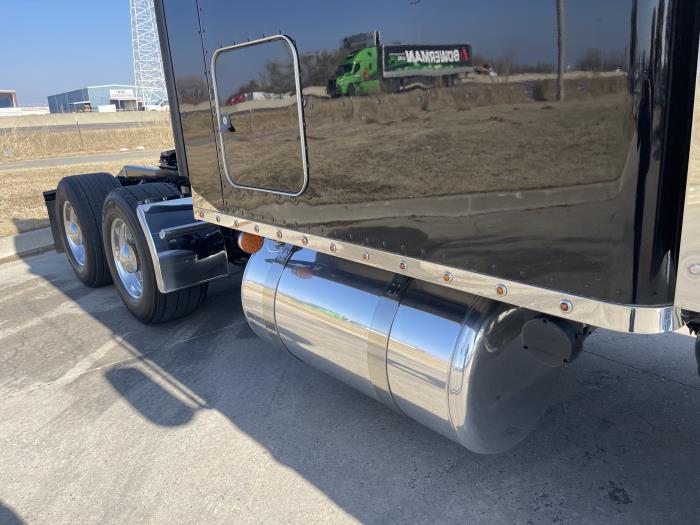 2022 Peterbilt 389-5