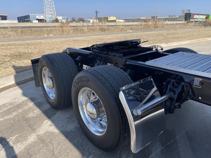 2022 Peterbilt 389-6