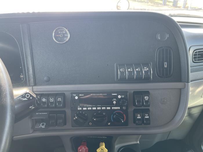 2022 Peterbilt 389-19