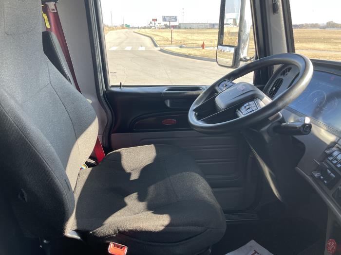 2022 Peterbilt 389-22