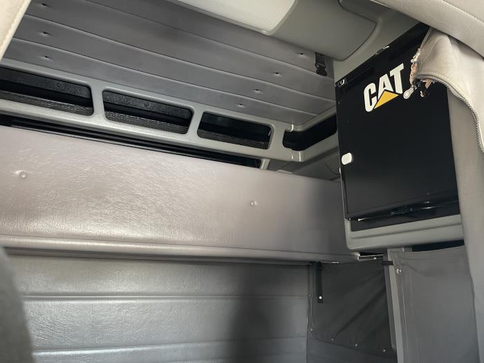 2022 Peterbilt 389-24