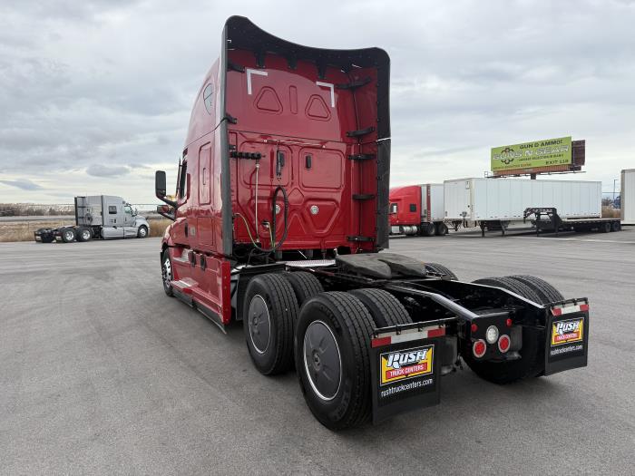 2022 Freightliner Cascadia-3