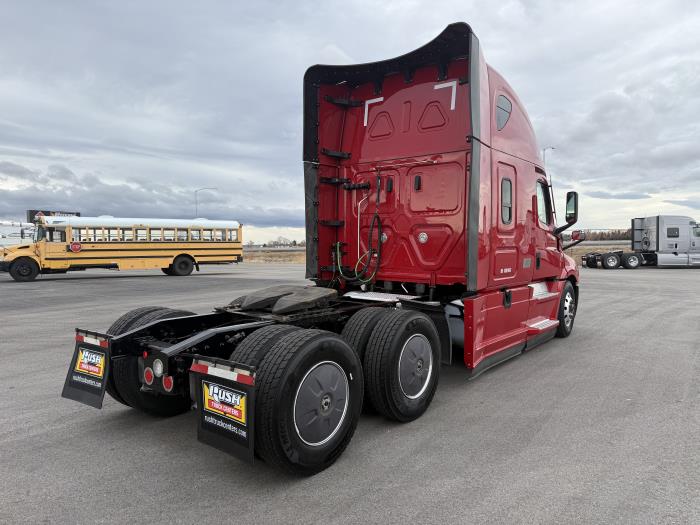 2022 Freightliner Cascadia-5