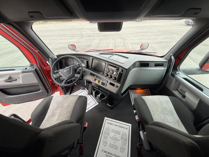 2022 Freightliner Cascadia-13