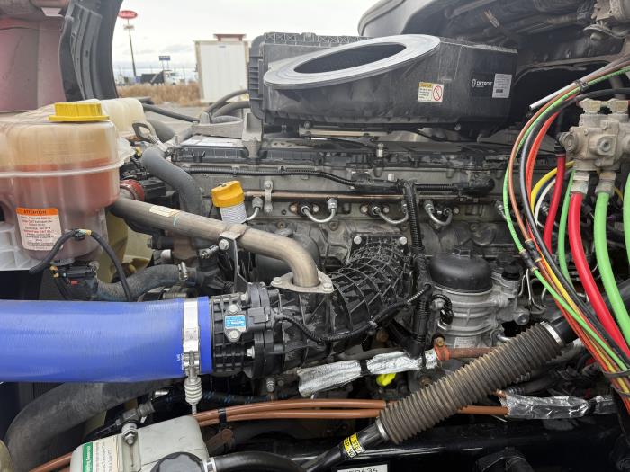 2022 Freightliner Cascadia-16