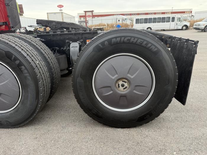 2022 Freightliner Cascadia-18