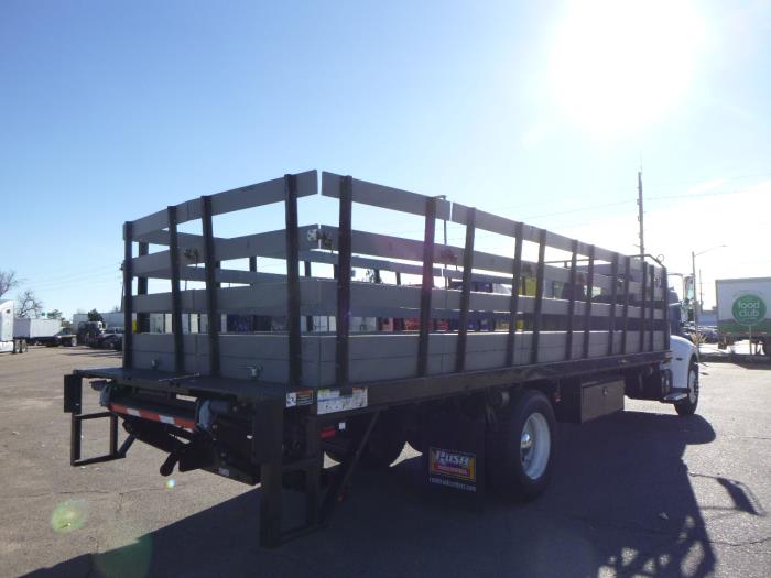 2020 Peterbilt 330-5