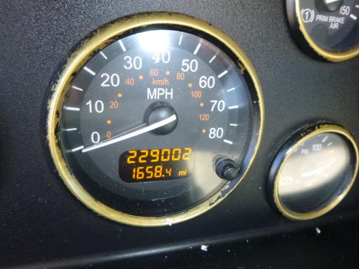 2020 Peterbilt 330-10