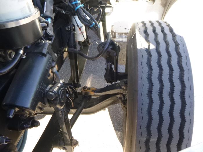 2020 Peterbilt 330-15