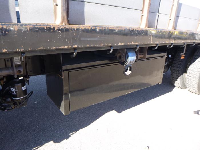 2020 Peterbilt 330-17