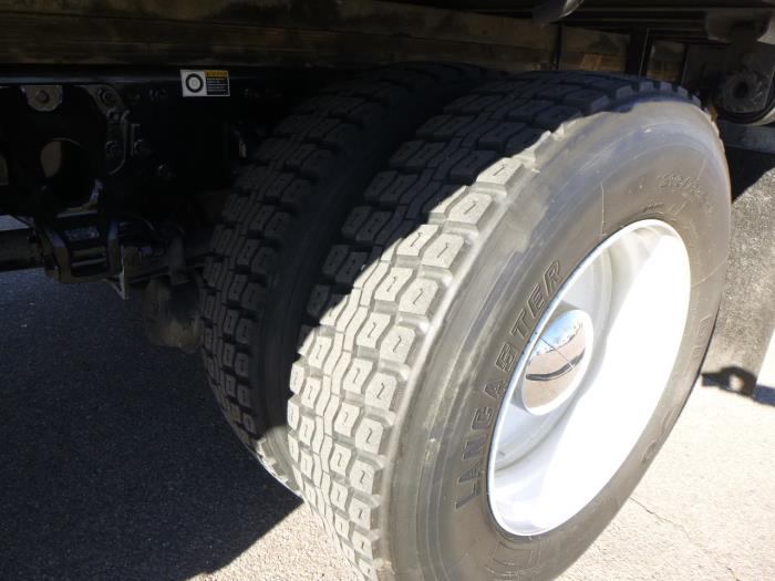 2020 Peterbilt 330-19