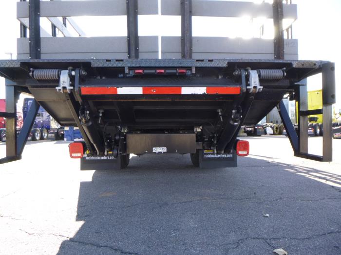 2020 Peterbilt 330-21