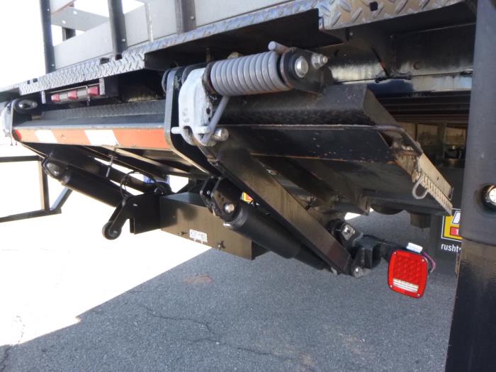 2020 Peterbilt 330-22